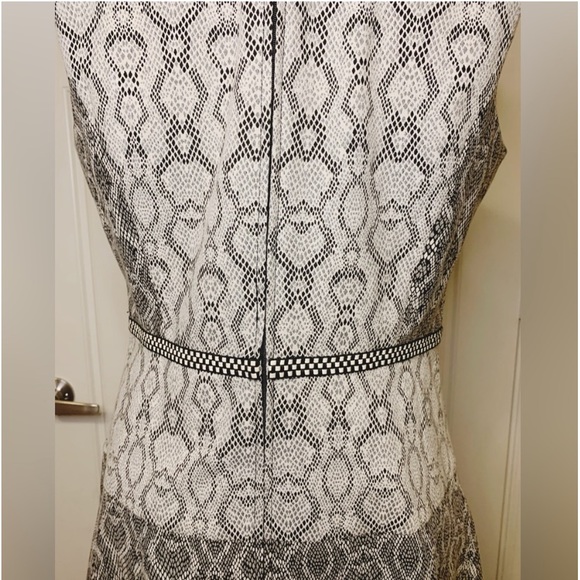 BELLE BADGLEY MISCHKA PRINTED SLEEVELESS DRESS - Picture 12 of 14